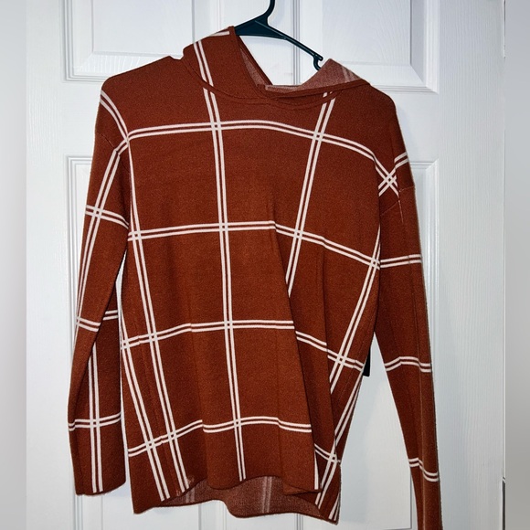 Sweater - Picture 1 of 2